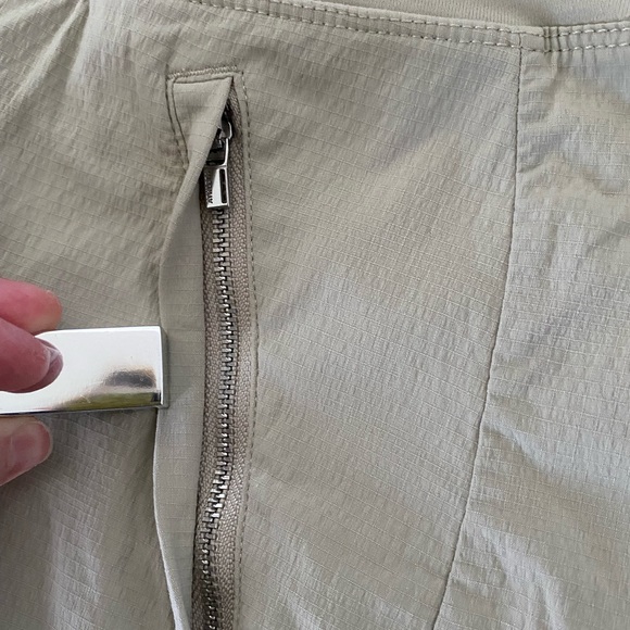 Athleta Trekkie North Short -woman’s Size12 - Picture 7 of 13